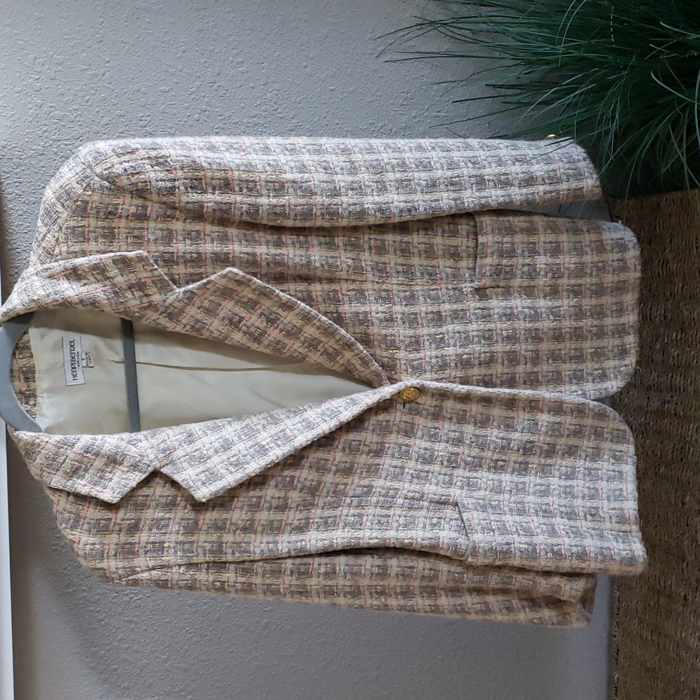 RARE find! Henri Bendel tweed blazer, size 8